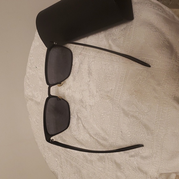 Prada sunglasses - Picture 7 of 11